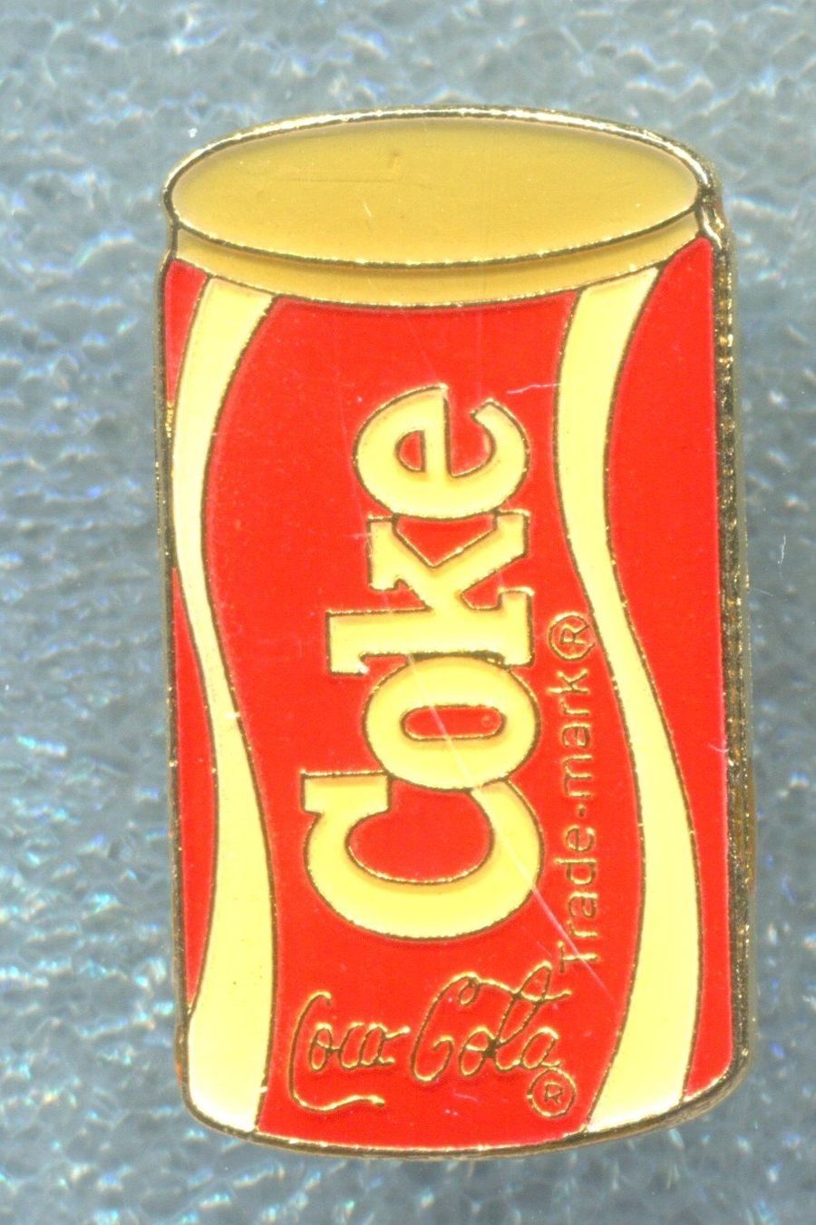 Coca-Cola Plaketten & Abzeichen: Coca Cola  Dose – Gebraucht aus Winterthur von Sammleroase
