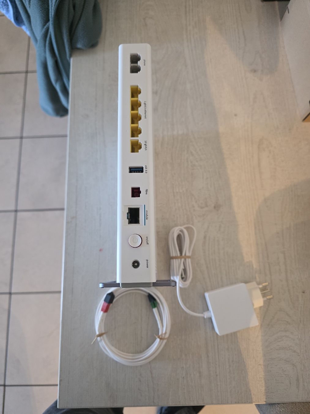 Swisscom Modems & Router: Swisscom Internet-Box 4 mit Kabel, Glasfaser – Gebraucht aus Rüti ZH von Isa8630 1