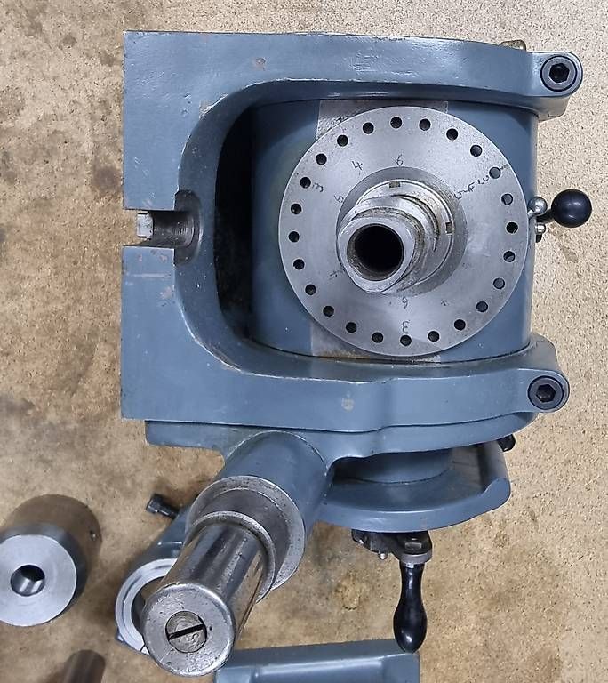 Schaublin Altro per industria metallurgica: Neigbarer Universal-Teilkopf – Usato da Zihlschlacht venduto da Fan2002 1