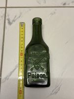 Historische Giftflasche grün mit Totenkopf Prägung Bülach