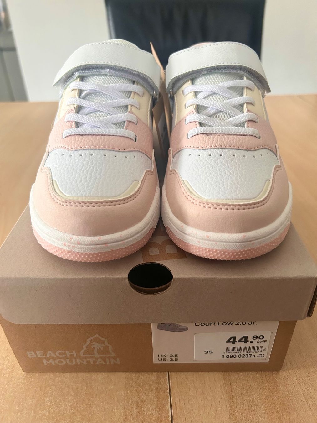 Schuhe für Mädchen: Sneakers 35 – Neu und originalverpackt aus Bellinzona von RossoScarlatto 2