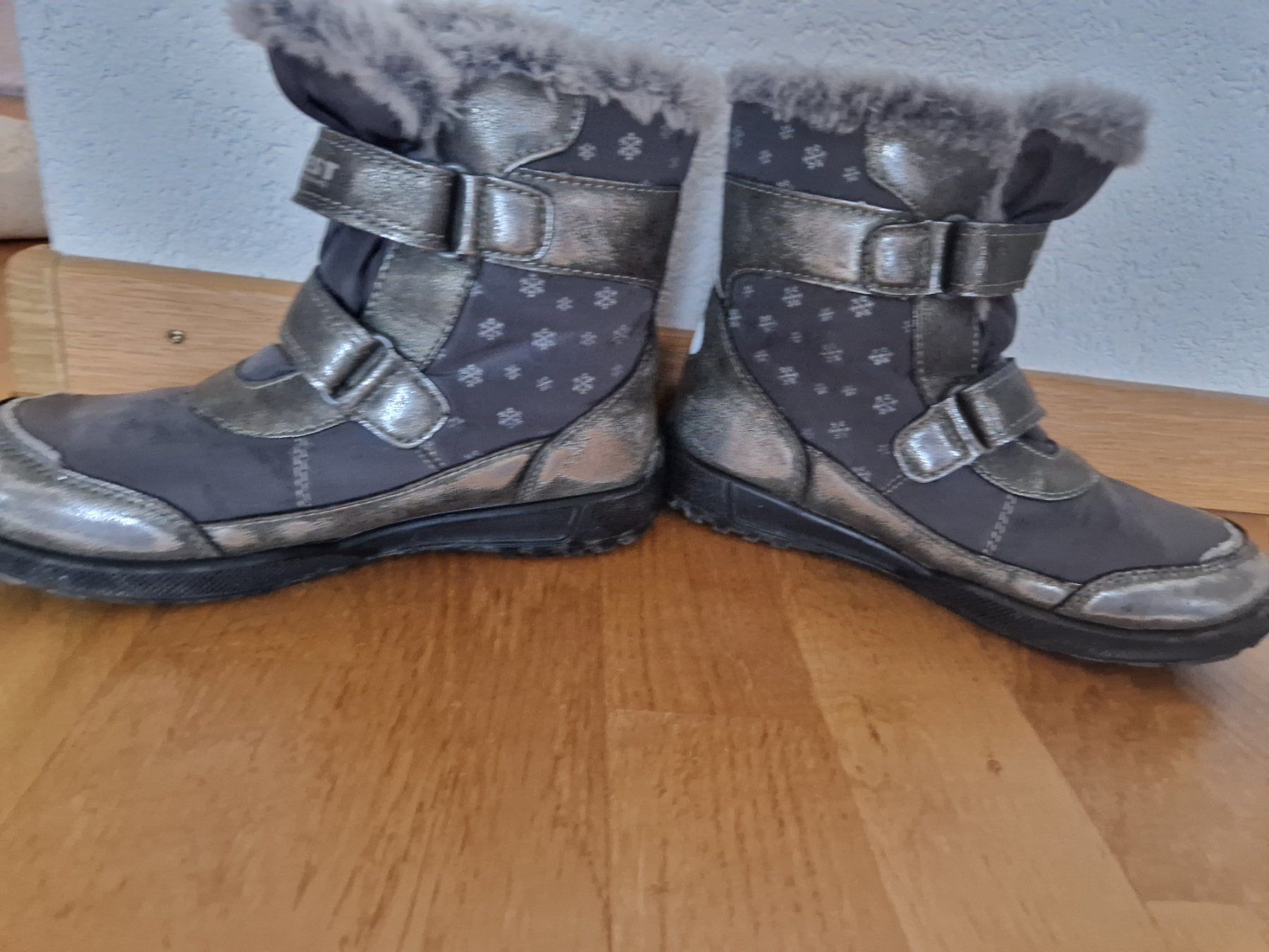 Everest Schuhe für Mädchen: Everest Warme Winterstiefel, grau-silber, Grösse 35 – Gebraucht aus Buchs von sonjaja 2