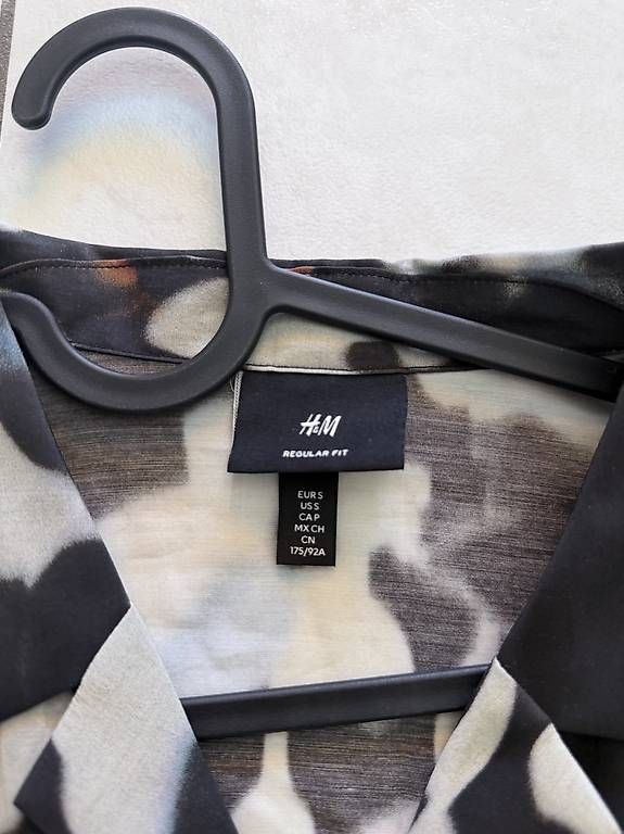 Blusen: H&M Hemd – Gebraucht aus Urtenen-Schönbühl von ninociotti 1