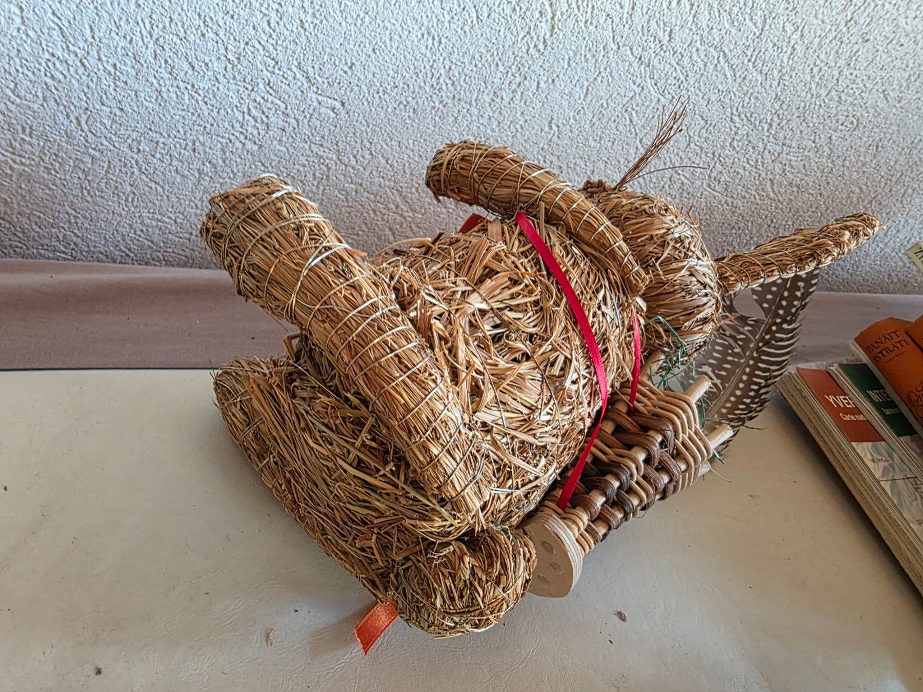 Figuren: Dekoration Oster Hase Stroh Handarbeit mit echten Accessoire – Gebraucht aus Walterswil BE von Lonitti 5
