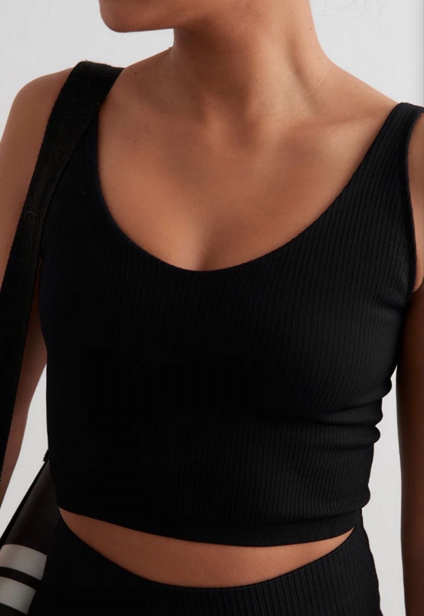Top: Black Ripped Seamless Top, Aimn, Grösse S – Usato da Zürich venduto da van_6v8q