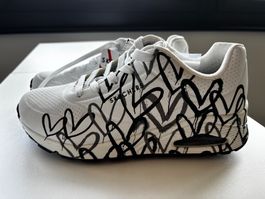 Skechers Sneaker Damen Weiss Grösse 38 mit Herzmotiv