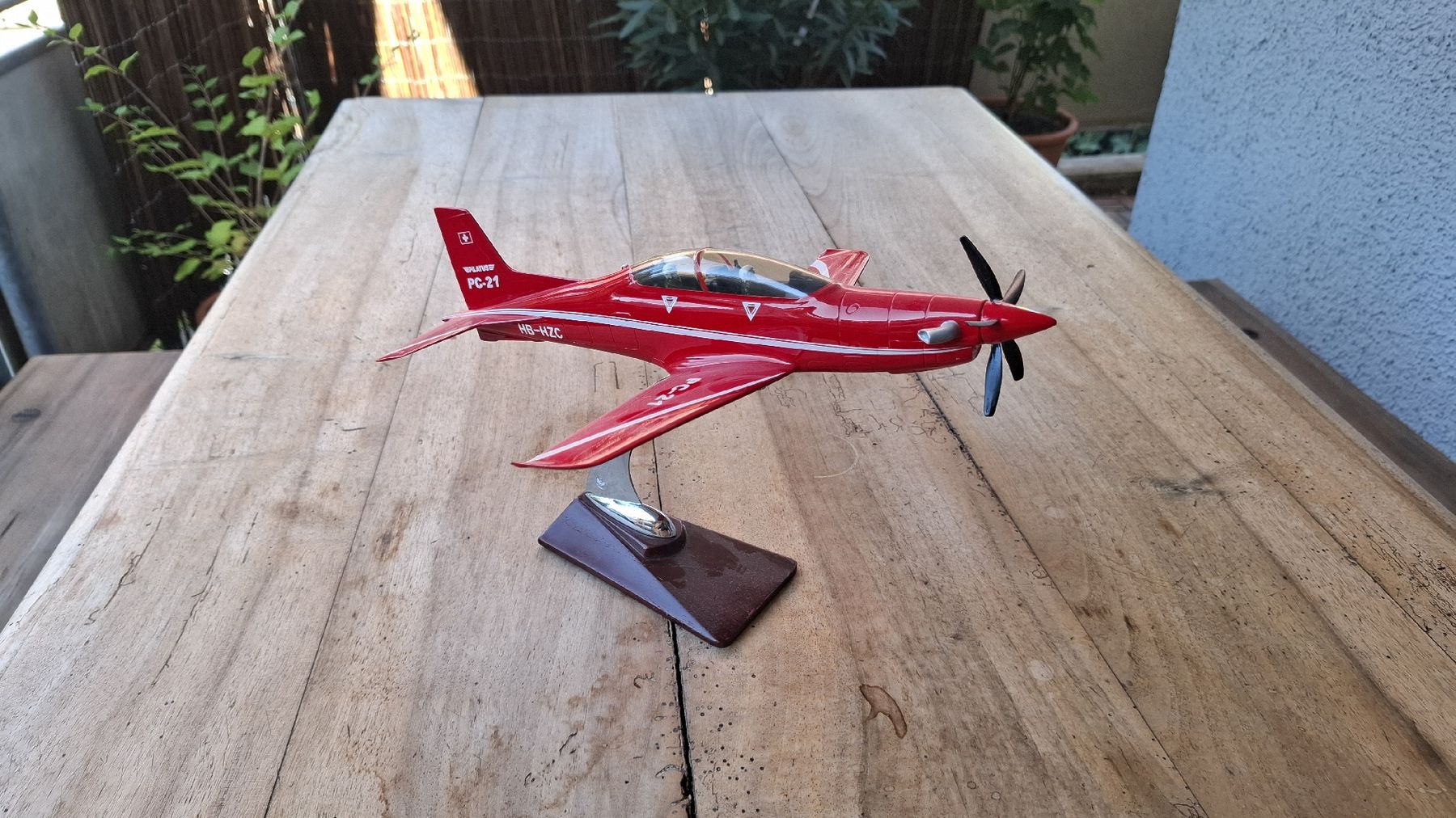 Schweizer Armee Modellbausätze & Standmodelle: Pilatus PC 21 – Gebraucht aus Zürich von witike