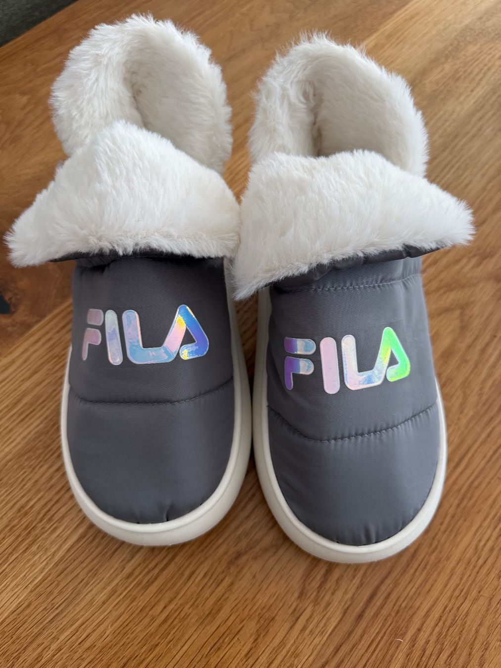 Fila Scarpe da donna: Fila Hausschuhe, Grau, Grösse 38, Fabrikneu – Nuovo (secondo la descrizione) da Mühlethurnen venduto da Fudoshin1