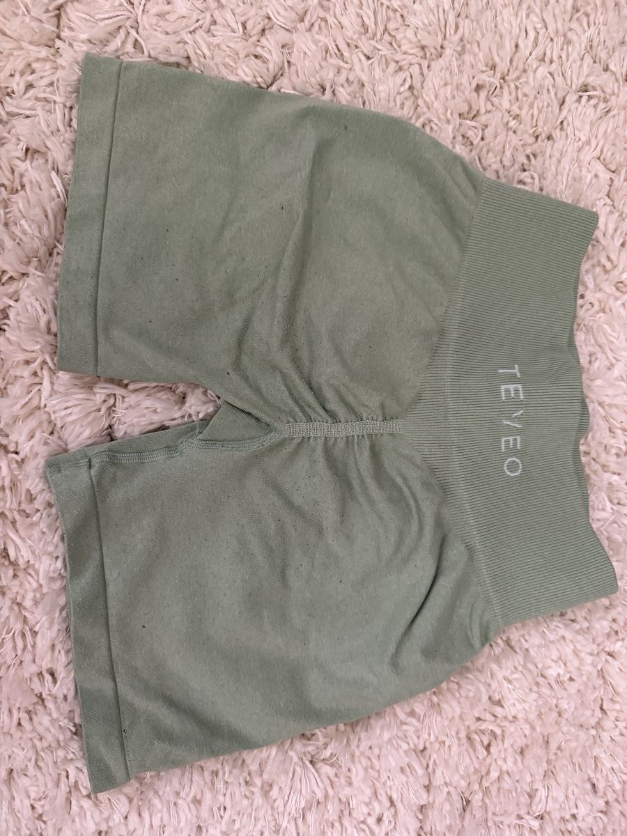 Teveo Leggings: Teveo Shorts (Timeless) – Usato da Münchenstein venduto da mia_bm9b