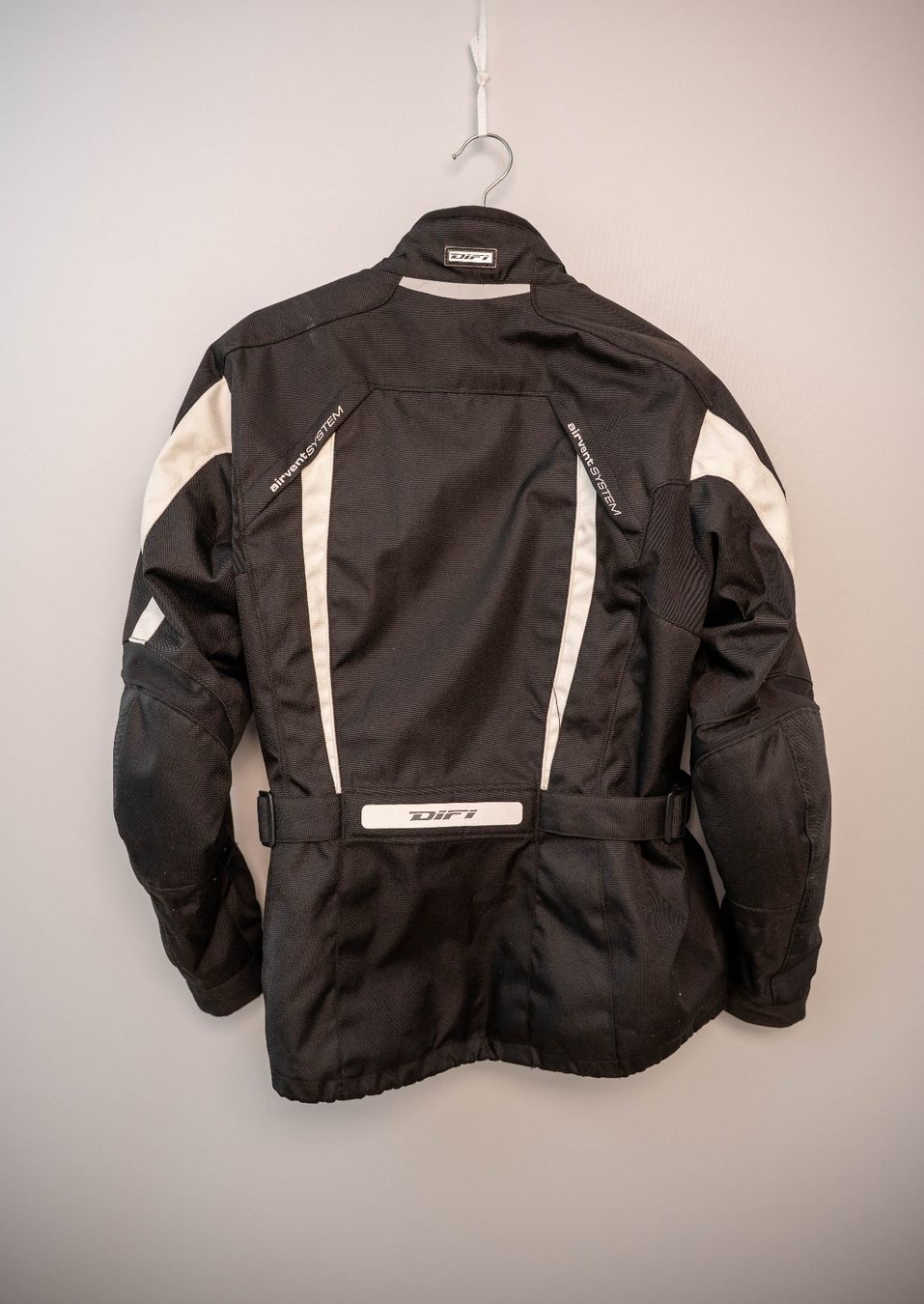 Anzüge: Difi Motorradkombi Gr. 44 2-teilig Polyester schwarz – Gebraucht aus Wädenswil von Phinix 1