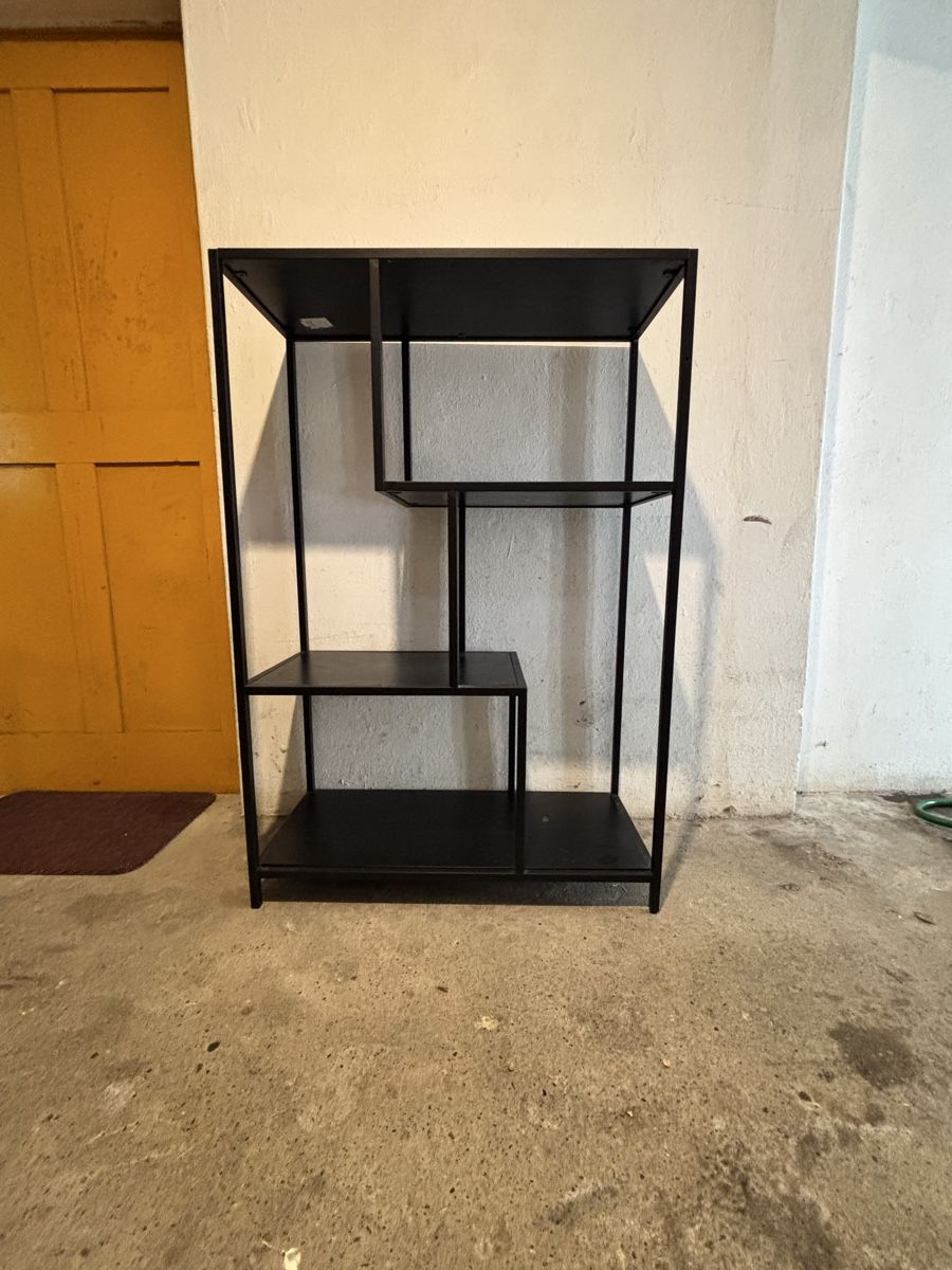 Scaffali: Regal schwarz asymmetrisch  – Usato da Aarau venduto da lau_ph6n 1