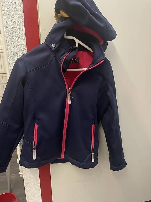 Giacche & Cappotti: Softshelljacke Gr. 116 – Usato da Hergiswil LU venduto da LaPiroque 1