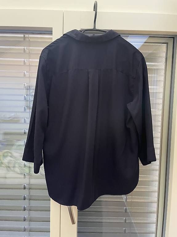 Camicette: Damenbluse uniqlo dunkelblau – Usato da Neerach venduto da sch_hk78 1