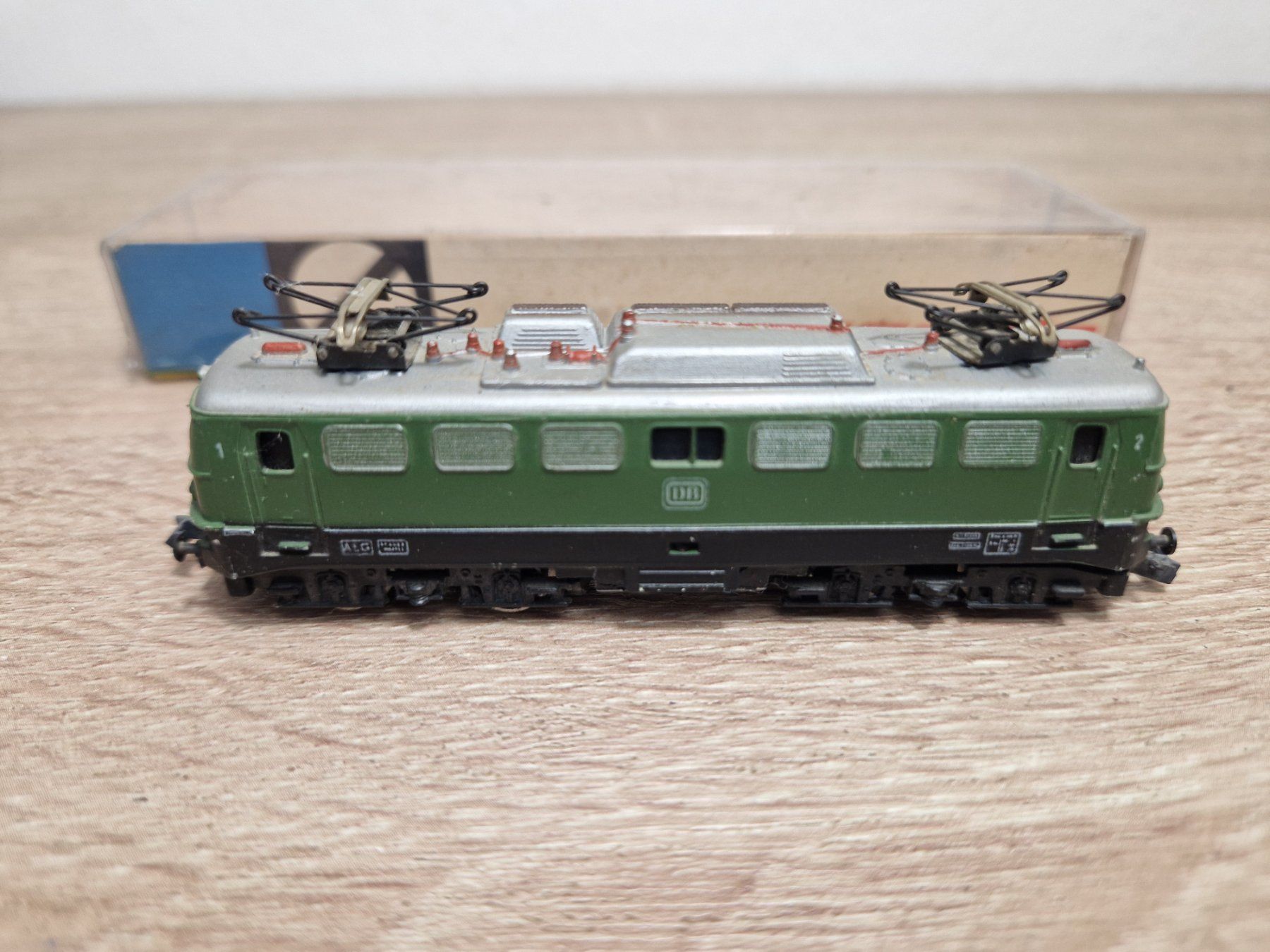 Arnold Trains électriques: Arnold N 0235 E-Lok DB H0 – D'occasion à St-Aubin-Sauges par tantome