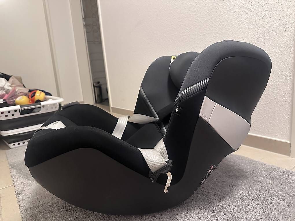 Seggiolini per auto: Autositz Cybex Sirona M2-isize inkl. Base – Usato da Oberwil BL venduto da Elle3003 2