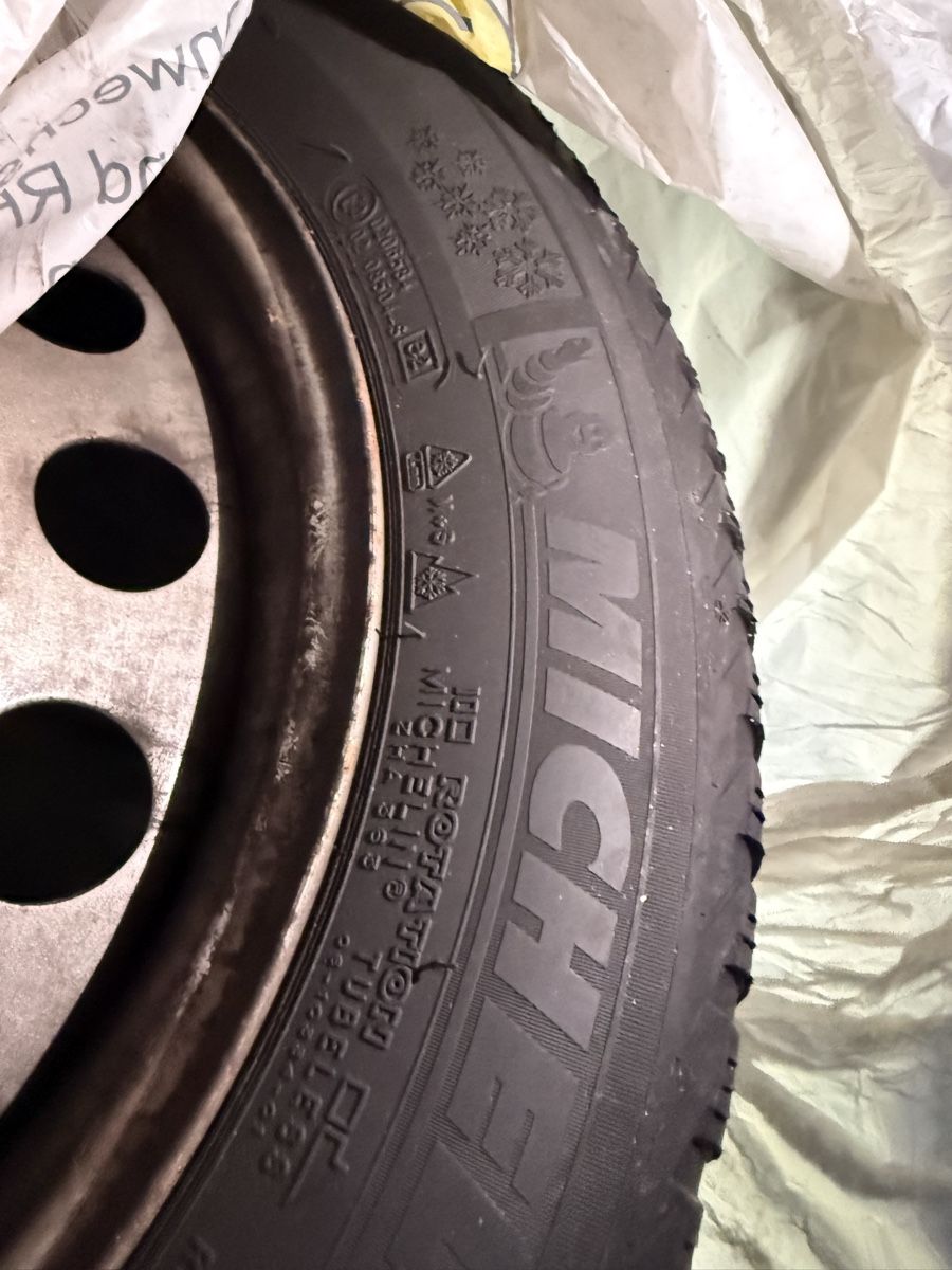 Pneumatici & Ruote complete: 4x Gomme invernali Michelin usate e cerchi – Usato da Roveredo GR venduto da ang_cc9l 4