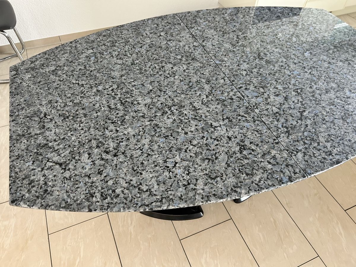 Tische: Granittisch mit Chromfuss grau Platte poliert – Gebraucht aus Tennwil von Mabuko10 2