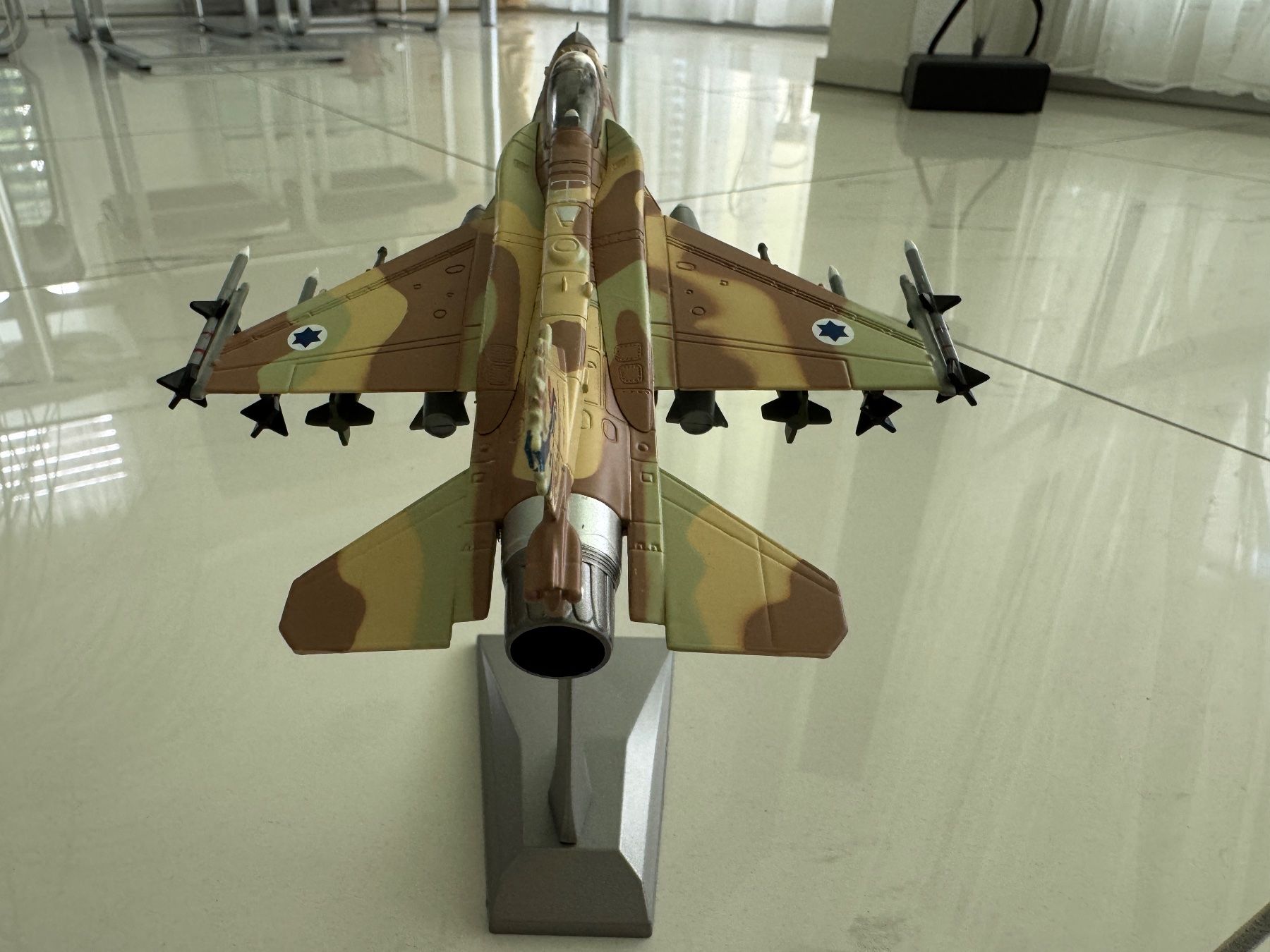 Modellbausätze & Standmodelle: F-16I "Sufa" Israeli Defense Force Lockheed Martin Kampfjet – Neu (gemäss Beschreibung) aus Hünenberg See von Rroger911 4