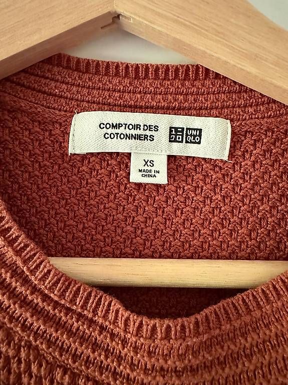 Tops: UNIQLO Top rostfarben – Gebraucht aus Tägerwilen von lea_vs97 1