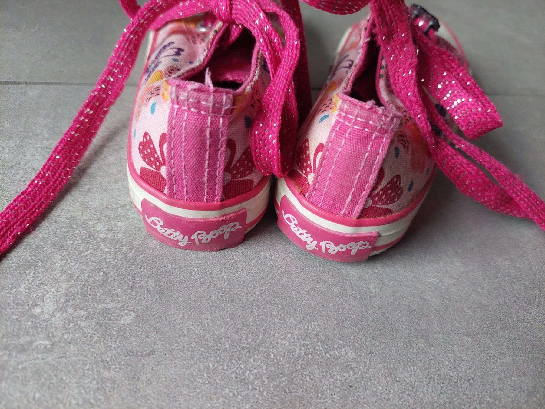 Scarpe per ragazze: Betty Boop Schuhe Grösse 26 – Usato da Wiesendangen venduto da troawus 5