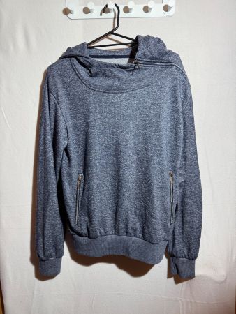 Blauer Pullover mit Reissverschlüssen ca Gr. L/XL