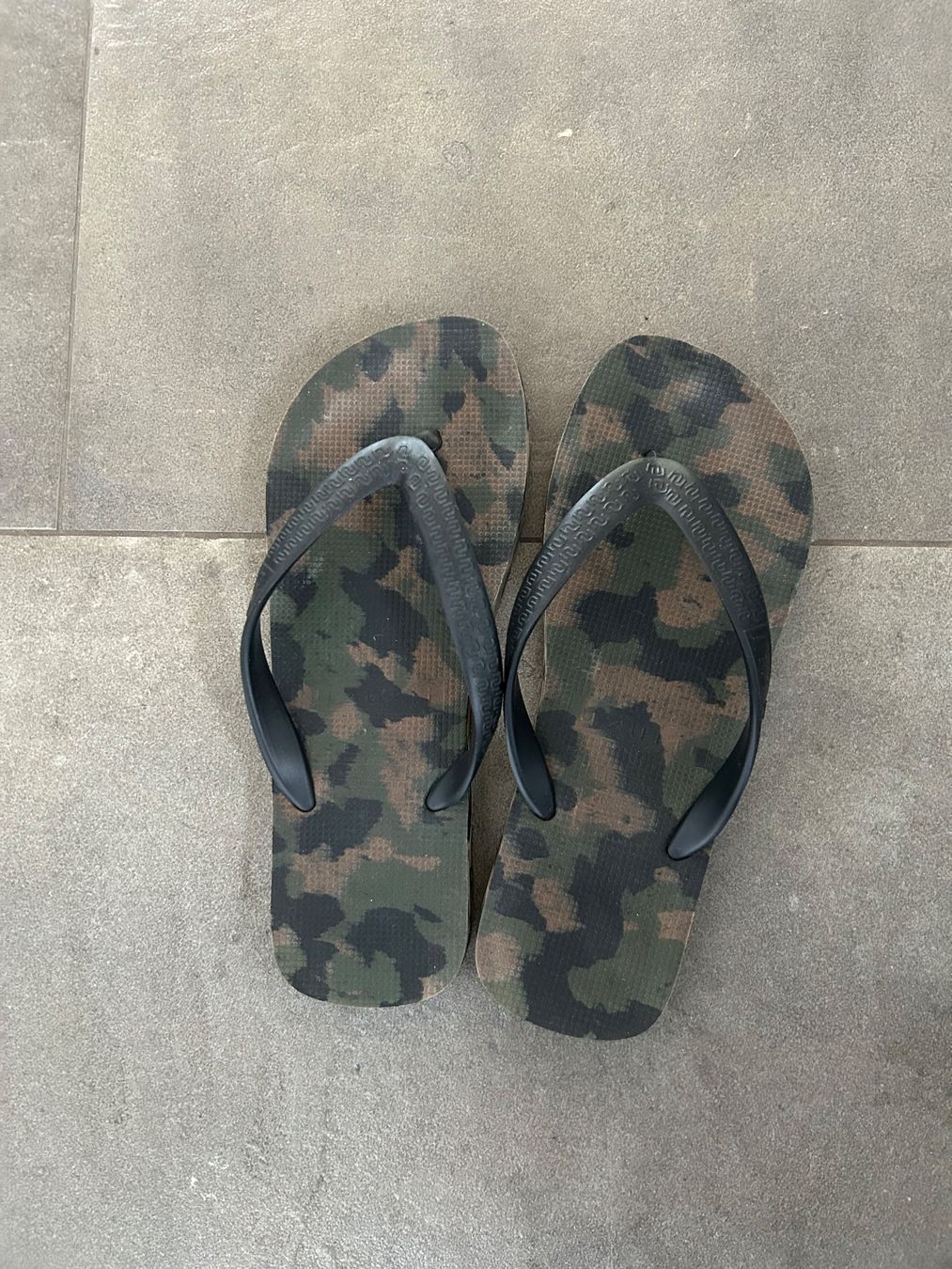 Scarpe per ragazze: Flip Flops Gr 37 – Nuovo (secondo la descrizione) da Henggart venduto da Struppi021