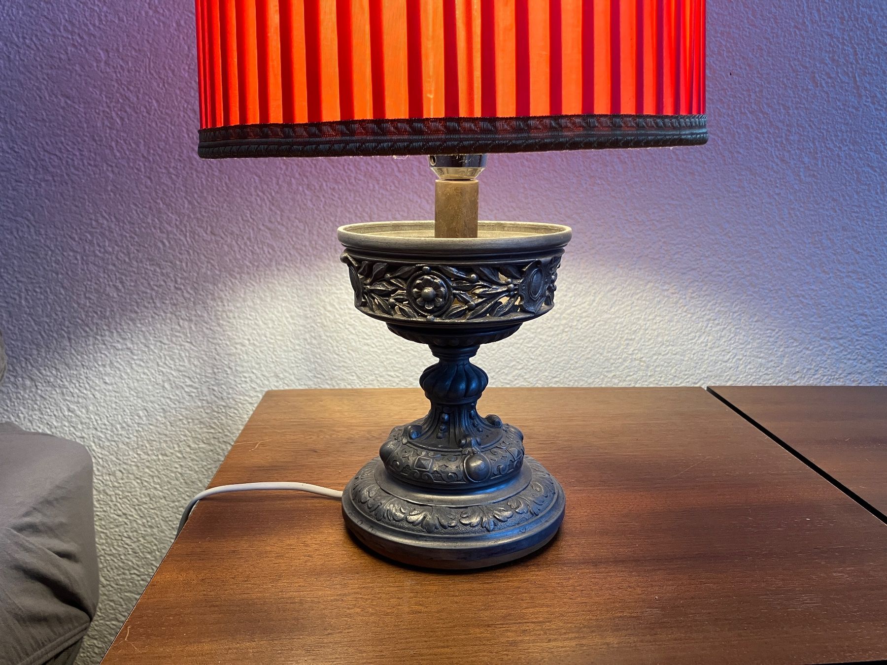 Lampade: Nachttischlampe, rot, Vintage, – Usato da Bern venduto da Baumwall 3
