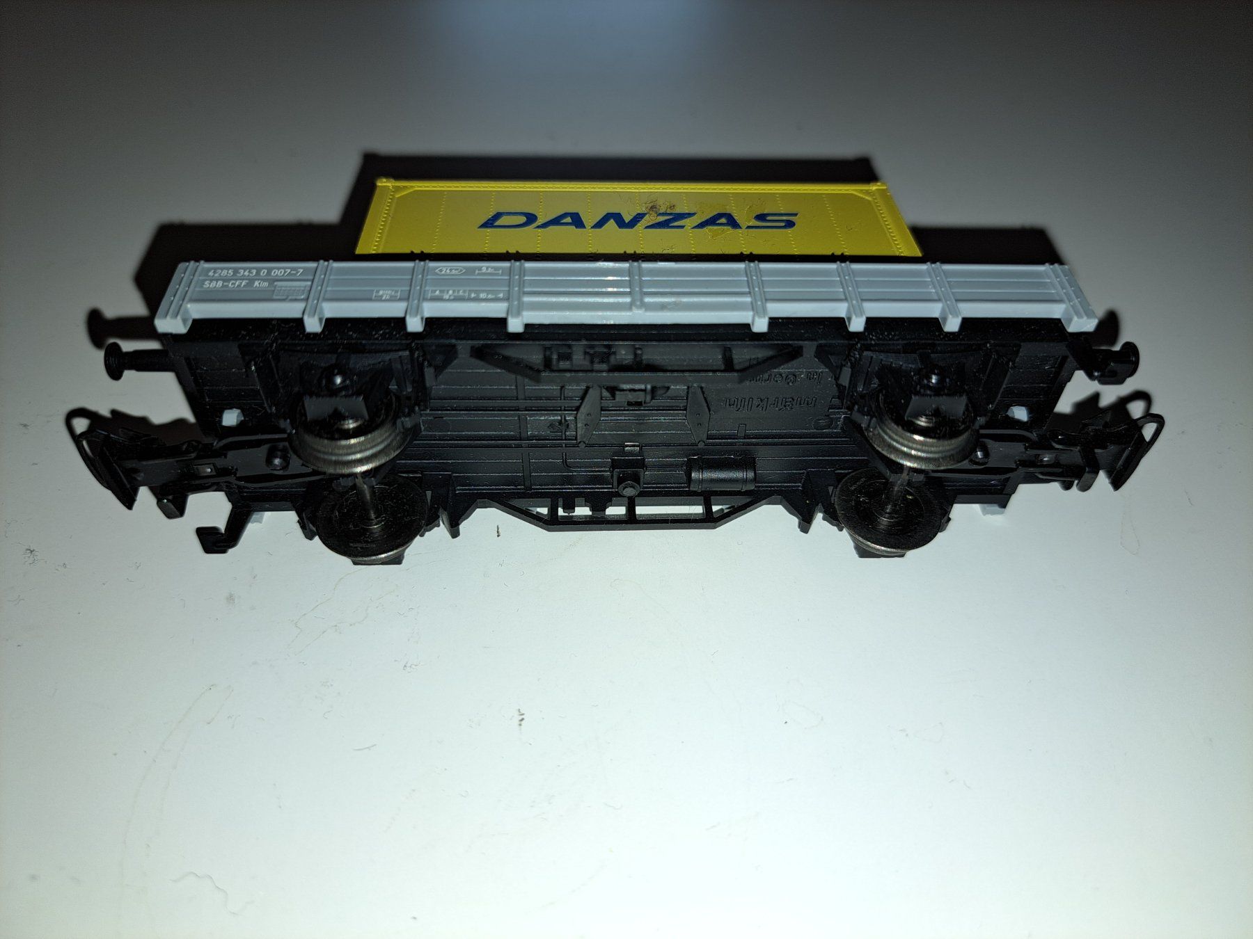 Märklin Modellini di ferrovie: Märklin H0: Güterwagen mit Danzas-Container, Top! – Usato da Spiez venduto da Pistach99 1
