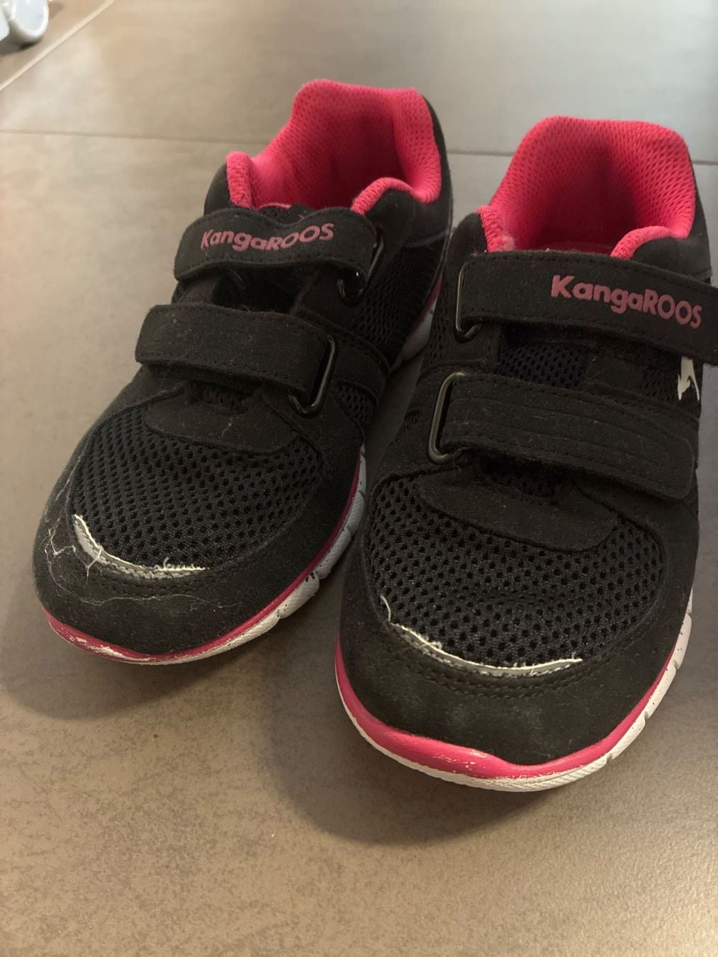 Schuhe für Jungen: Turnschuhe Grösse 32 – Gebraucht aus Guntershausen von Gloominati 1
