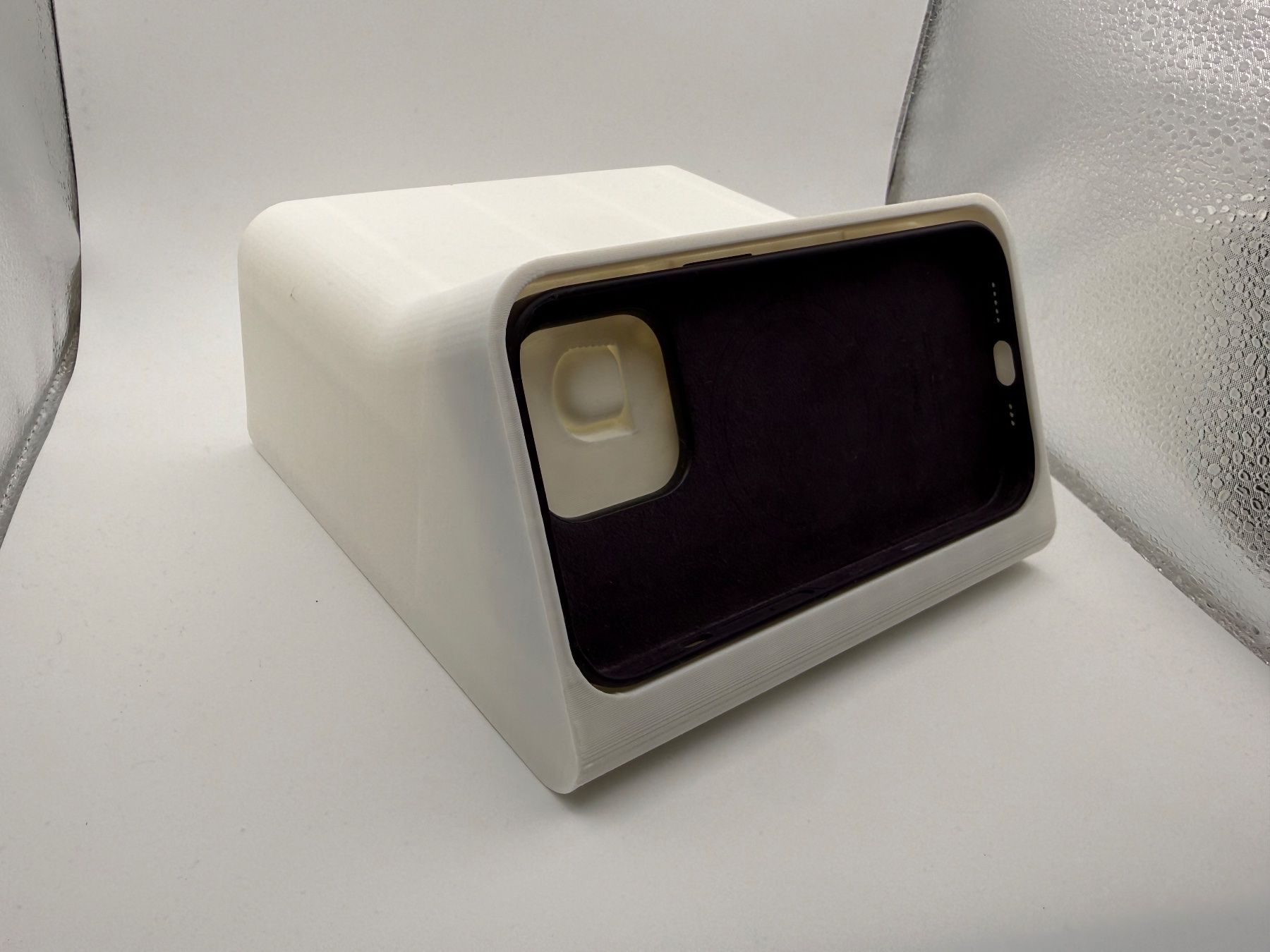 Docking station: Stand Charger Stand iPhone 14 pro 3D print Dock MagSafe – Usato da Niederweningen venduto da rimicanardo 7