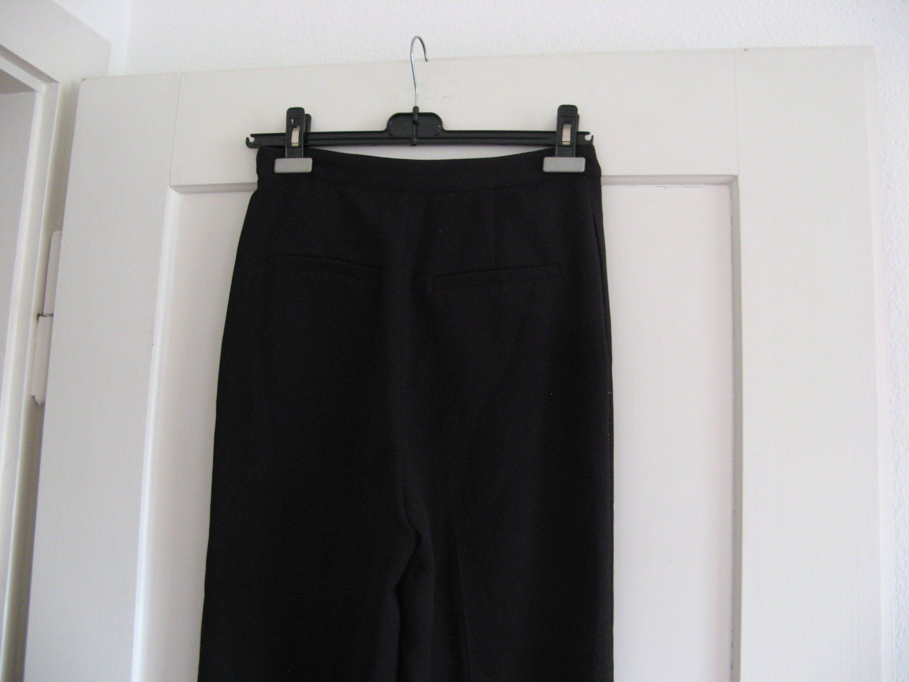 Na-kd Pantaloni: Hose schwarz Gr. 36 Na-kd – Usato da Zürich venduto da apil 4