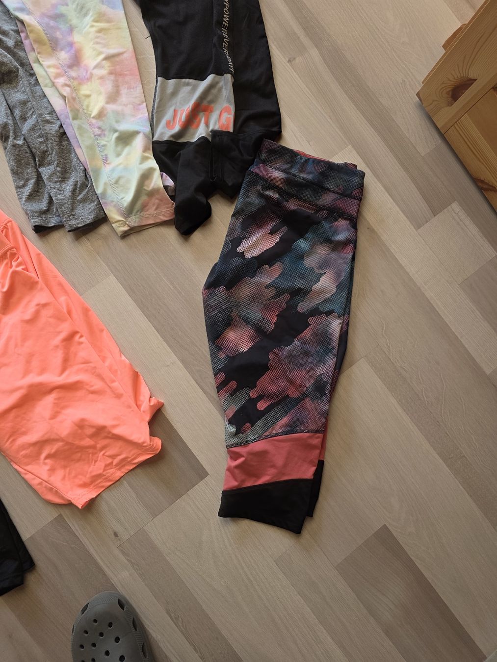 Lotti di vestiti: 8x Sportkleidung Grösse 48 – Usato da St. Peterzell venduto da upcycling_ 3
