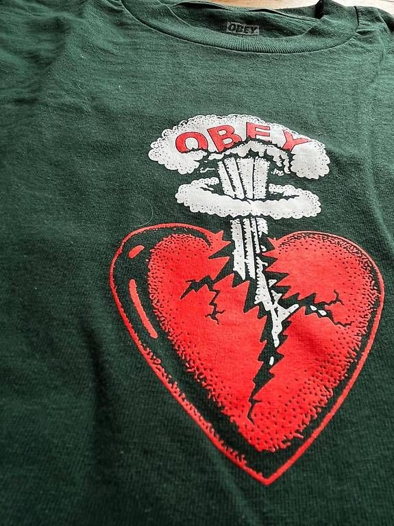 T-shirt: Obey T-Shirt – Usato da Ostermundigen venduto da Idunn 1