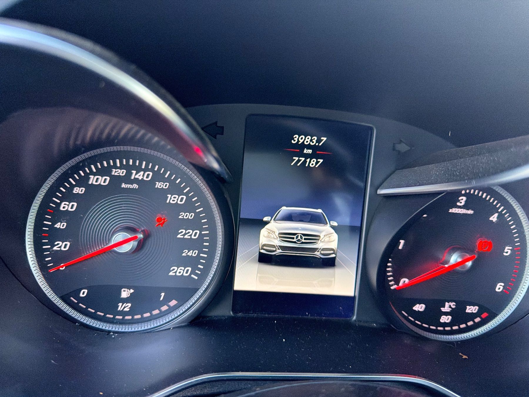 Mercedes-Benz Automobili: Mercedes Benz c250 4 matik – Usato da Zürich venduto da jar_nnm6 7