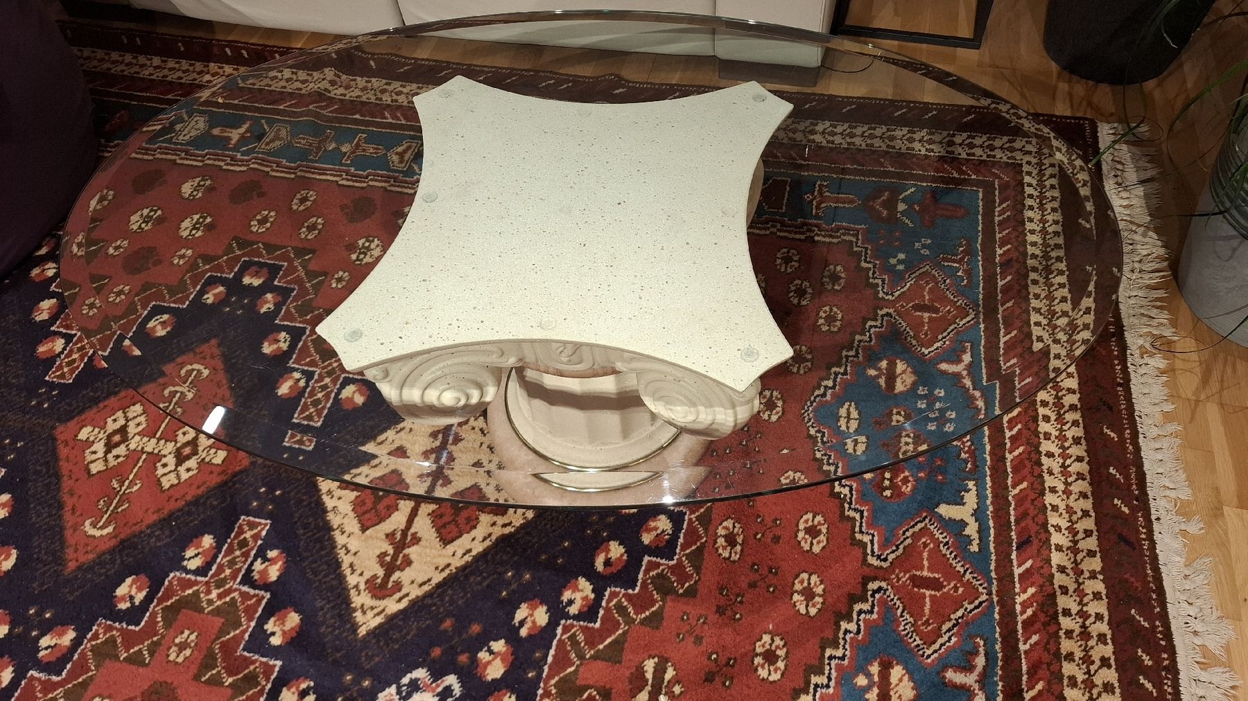 Tavoli: Elegant Glass Coffee Table with Column Base – Usato da Gränichen venduto da Metiiii 2