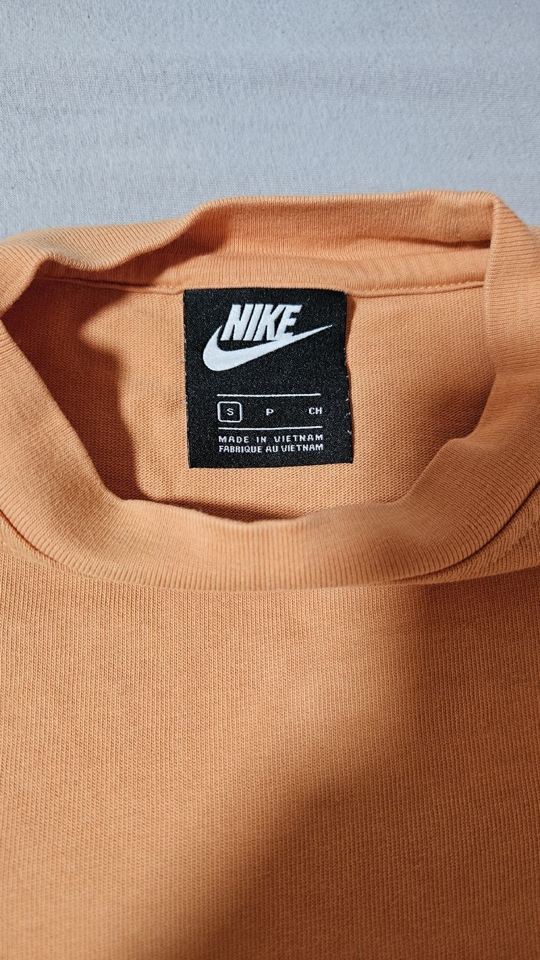 Nike T-shirt: Oranges Nike croptop – Usato da Sax venduto da Kieselstei 1