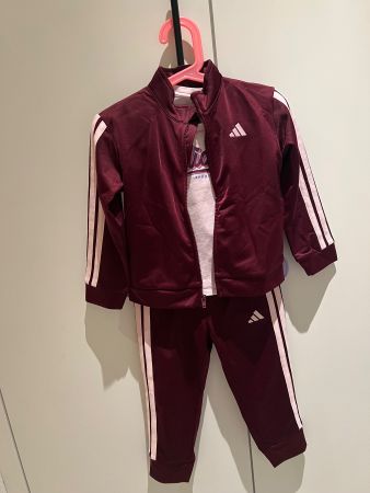 adidas Trainingsanzug Set 3-teilig Bordeaux/Rosa Gr. 98 (3Y)