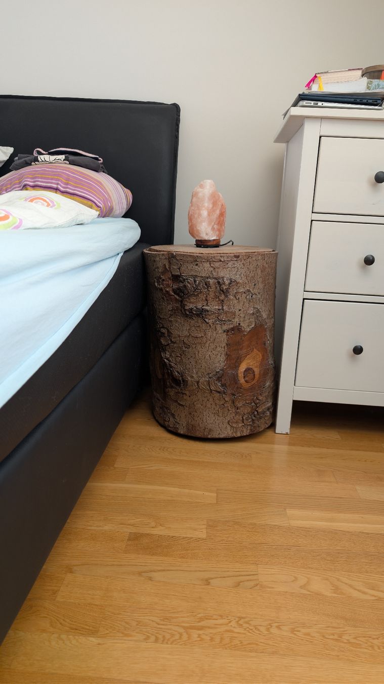 Comodini: Nachttisch Holz Baumstamm – Usato da Basel venduto da darko_mi