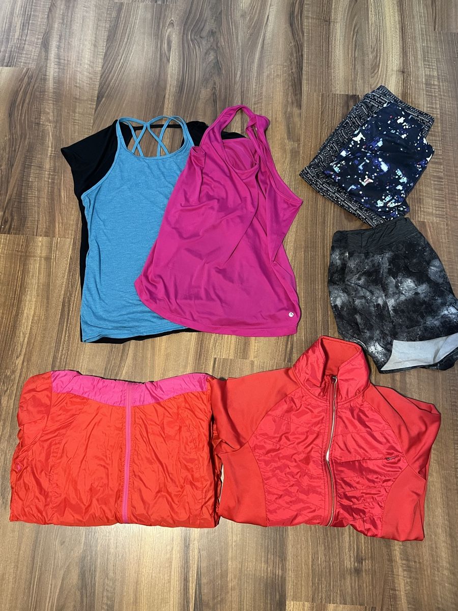 Tchibo Kleiderpakete: 8 teiliges Sportset Grösse 40 – Gebraucht aus Eriswil von Saendeli2