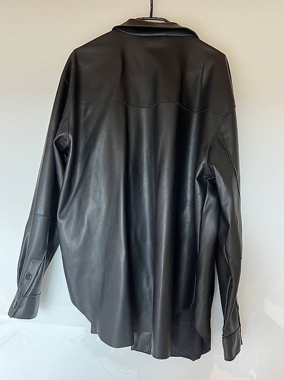 Pull&Bear Giacche: Veste noire - taille M - Pull & Bear – Usato da Bossonnens venduto da noemie_01 2