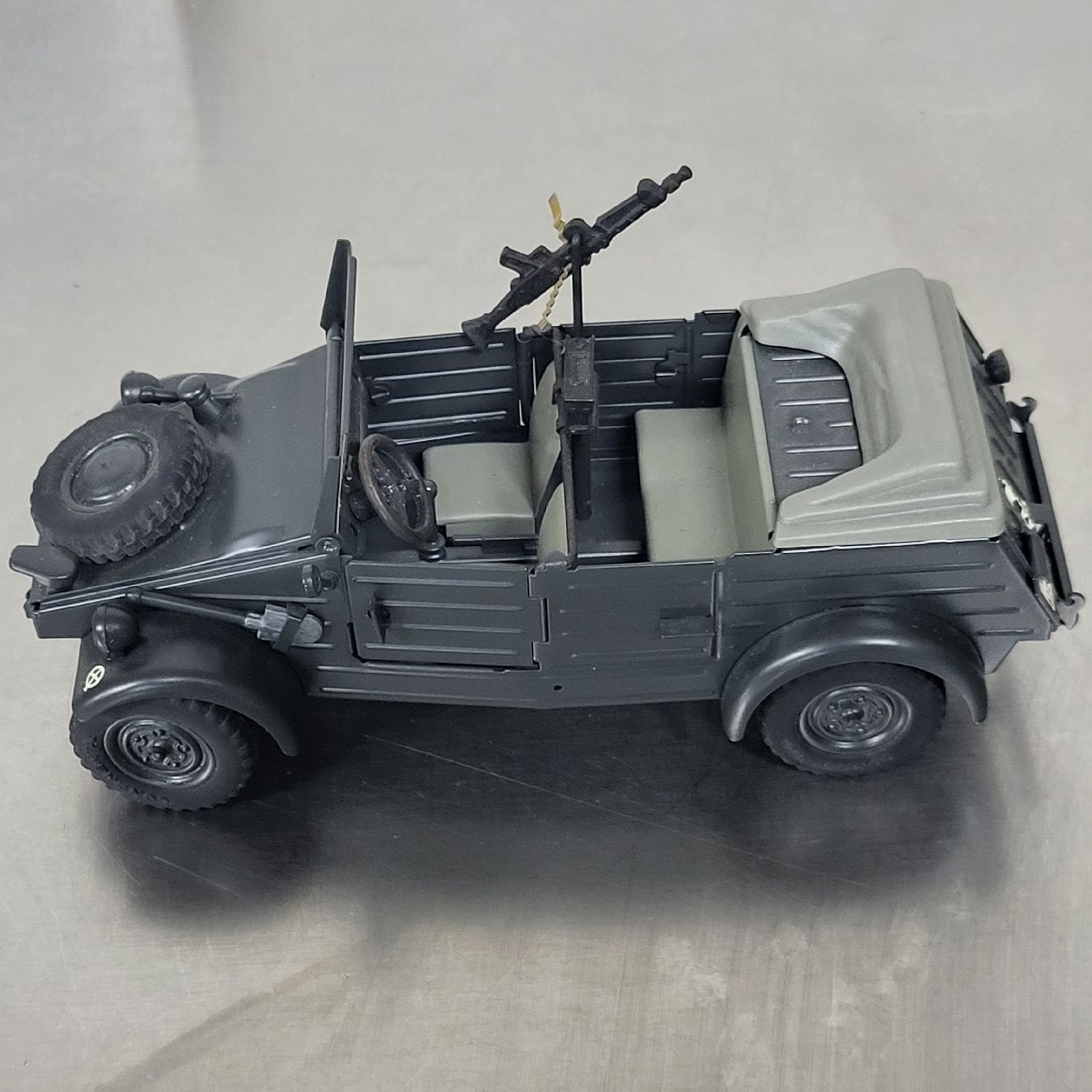 Volkswagen Modellautos: Kübelwagen Modell 1 : 24 – Neu (gemäss Beschreibung) aus Zürich von timbuktu03