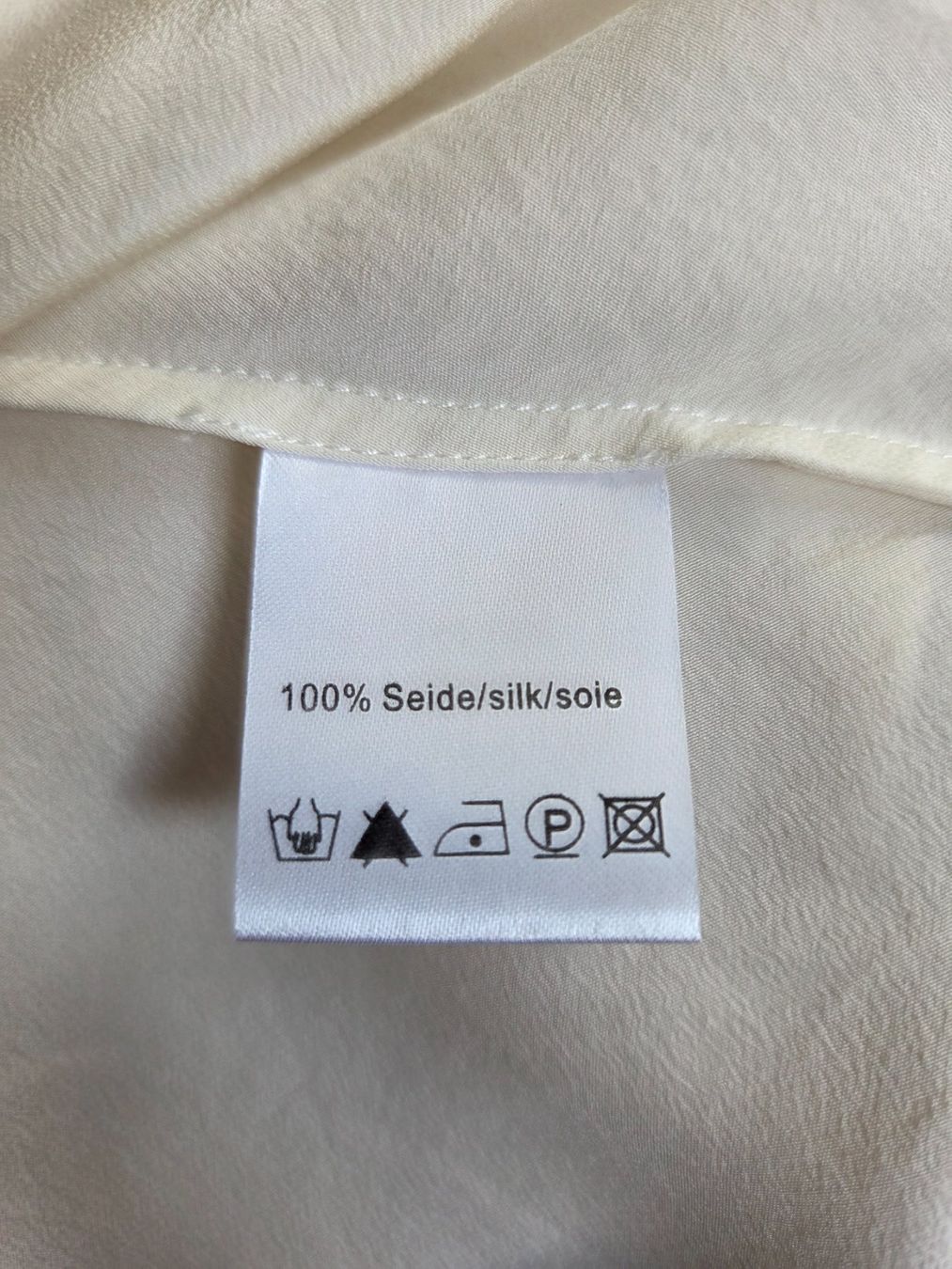Madeleine Top: Madeleine Seidentop - EU 40 – Usato da Bern venduto da -Aniko- 3