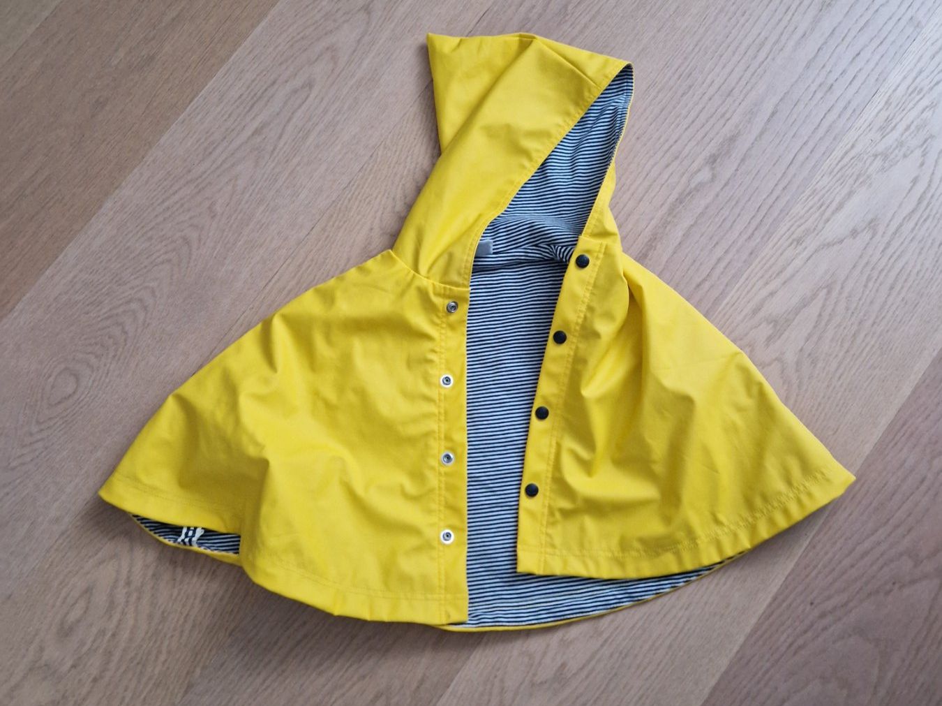 Petit Bateau Giacche & Cappotti: Cape de pluie bébé petit bateau – Usato da Herrliberg venduto da HaC406