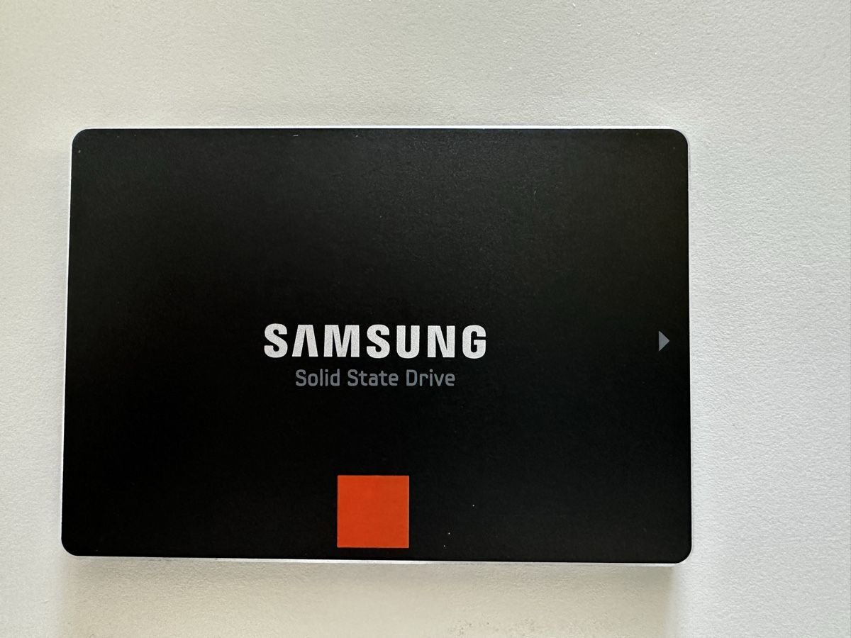 Samsung Harddisks: Samsung SSD 250GB – Gebraucht aus Beringen von Gook2