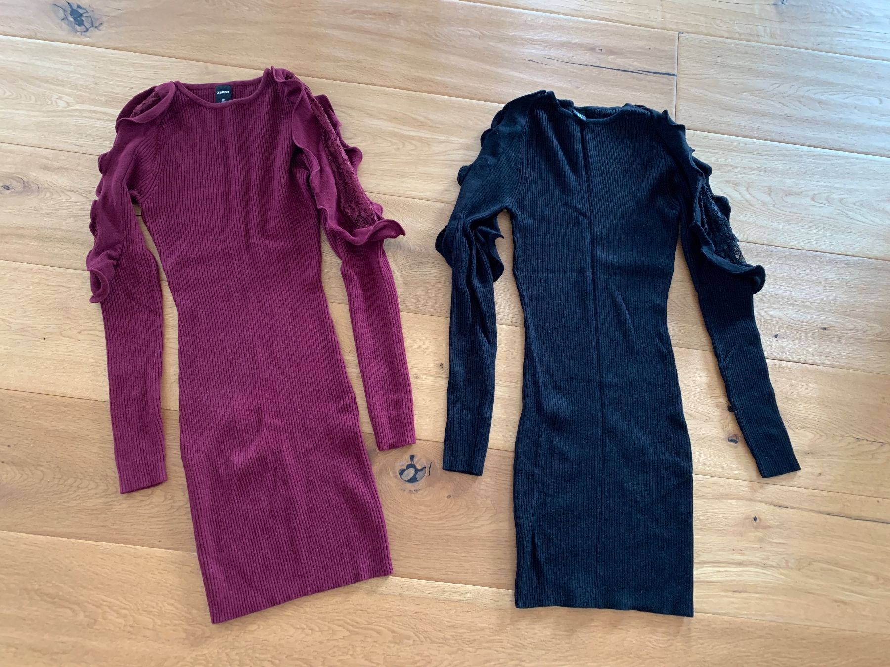 Zebra Vestiti: 2x Strickkleid XS mit Arm-Cutouts – Usato da Niederbipp venduto da Domenicana1984
