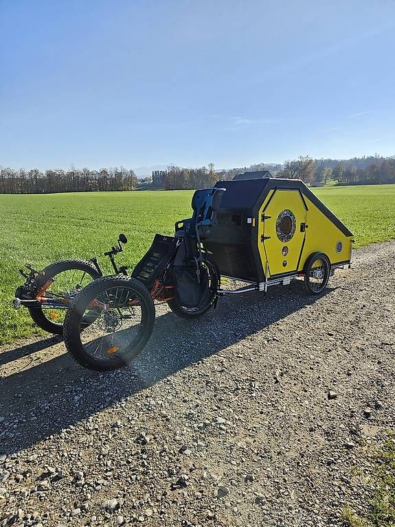 fahrradhelm mit bremslicht und blinker Entdecken Sie die 100 % sichere stilvolle Zusammenarbeit zwischen Overade und Urban Circus Color:reflective Speaker Carrying Case Ladegerät blinkt schnell.. -