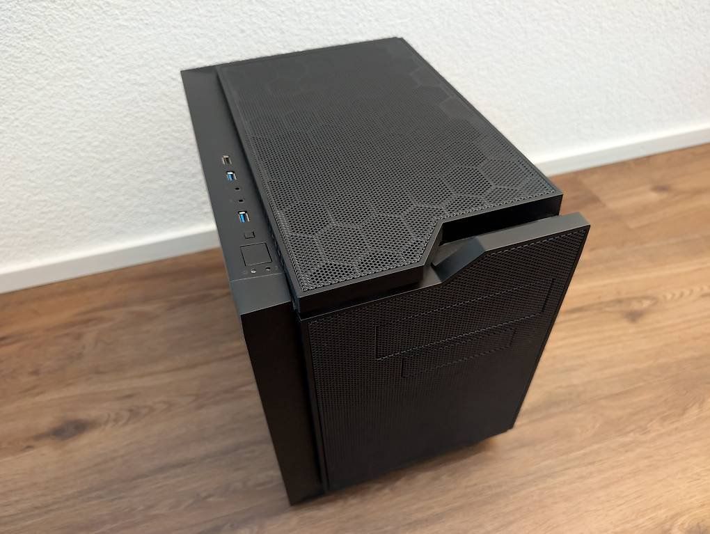Chieftec Custodie: PC Gehäuse mit Netzteil Enermax 700 W – Usato da Schönenberg an der Thur venduto da bitup