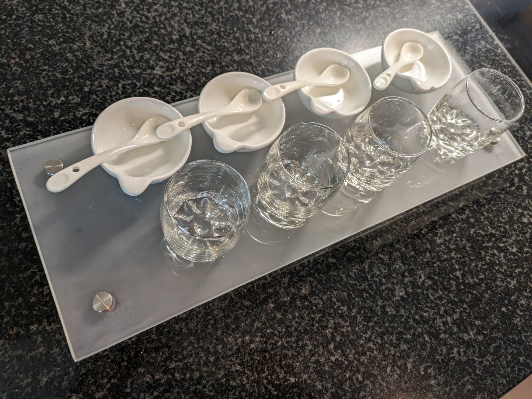 Servierplatten: Amuse (Apéro) Set Glas – Neu (gemäss Beschreibung) aus Benken SG von olga81