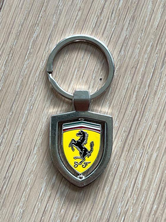 Ferrari Schlüsselanhänger - Robuster Auto Keychain Anti-Verlust Design