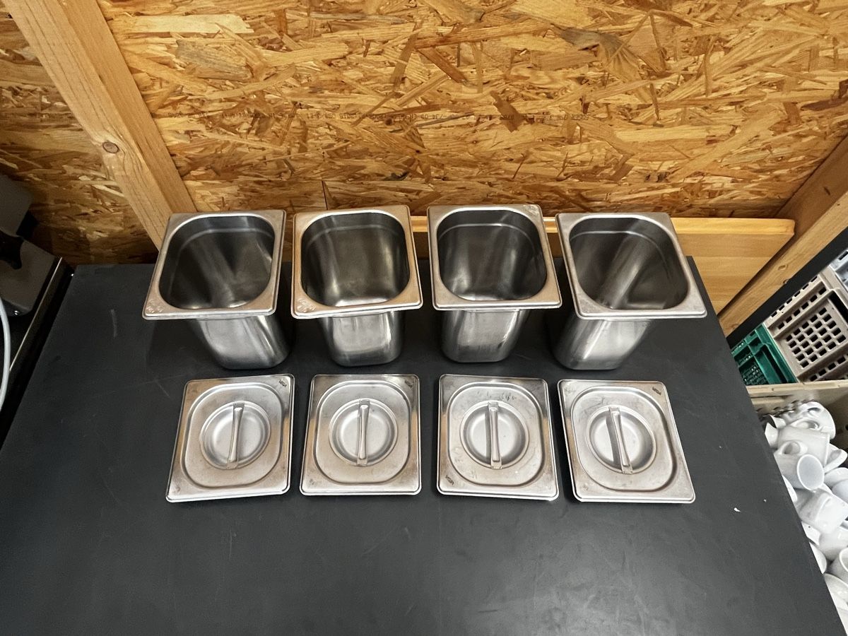 Elettrodomestici da cucina: 4 x 1/6 GN 20 cm mit Deckel  – Usato da Dittingen venduto da Cervolino77 1